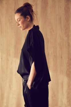 BLUSA TAUPE NEGRO